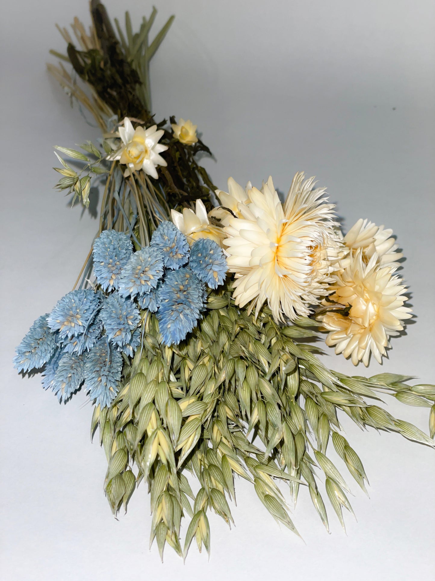 Bouquet de fleurs séchées bleu vert et blanc